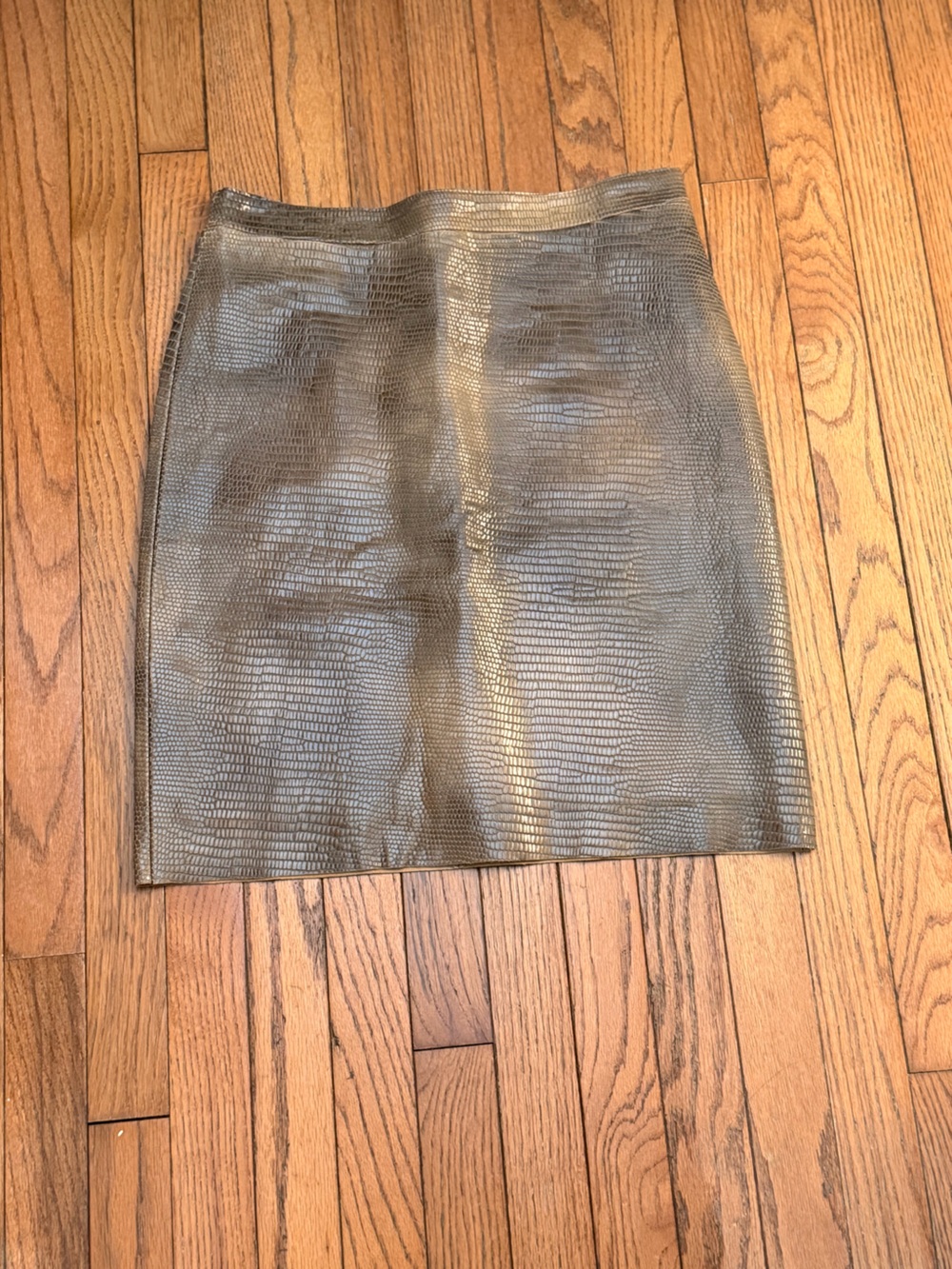 Vintage BCBGMaxAzria cow leather  Faux-Lizard Mini Skirt